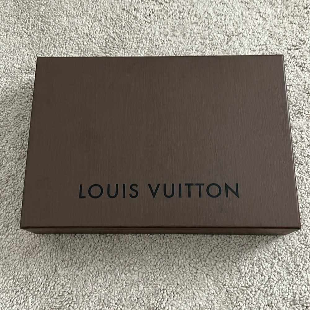 🌺 Original Louis Vuitton's Brown Box Gift Packaging